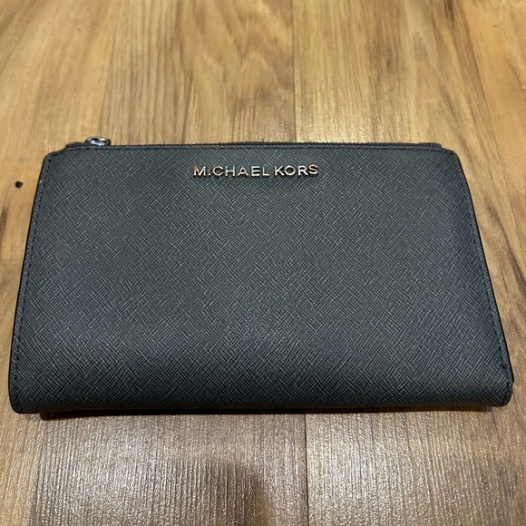 Michael Kors Handbags - Michael Kors Wallet